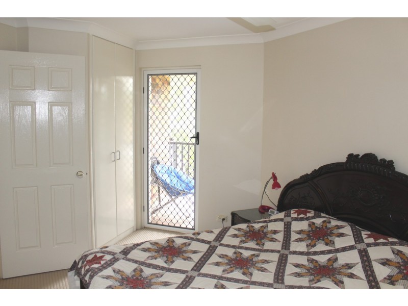8/130 Central Avenue, Indooroopilly QLD 4068