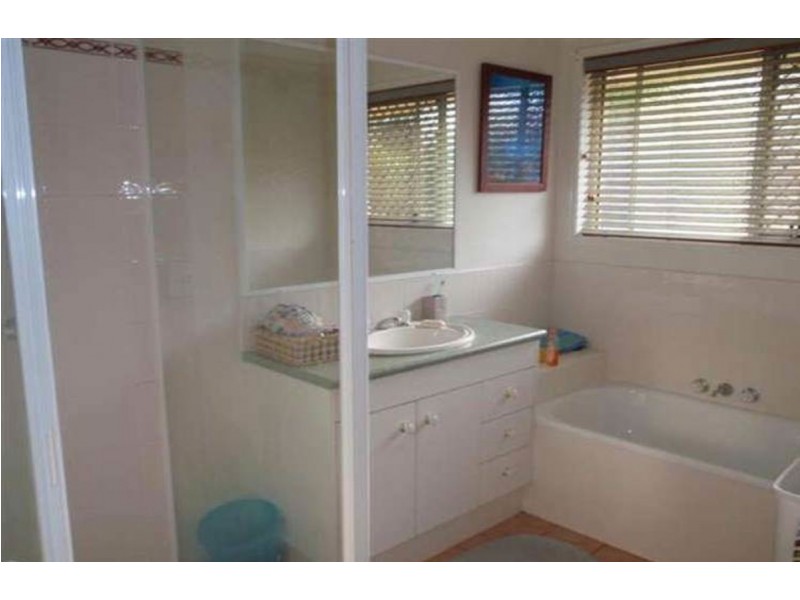 8 Dougy Place, Bellbowrie QLD 4070