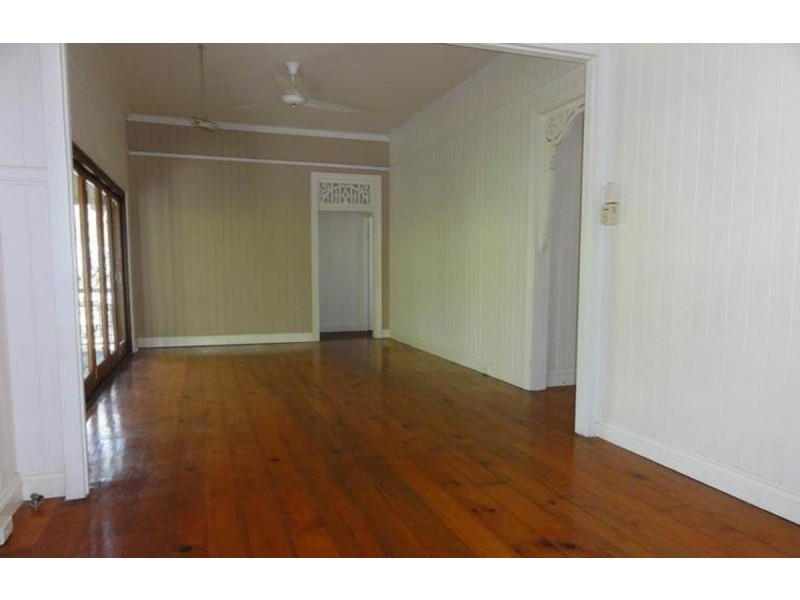 132 Waverley Road, Taringa QLD 4068