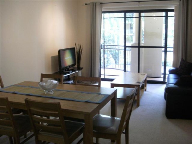 8/127 Macquarie Street, St Lucia QLD 4067