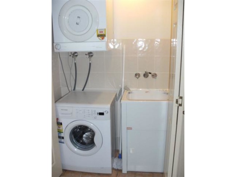 8/127 Macquarie Street, St Lucia QLD 4067