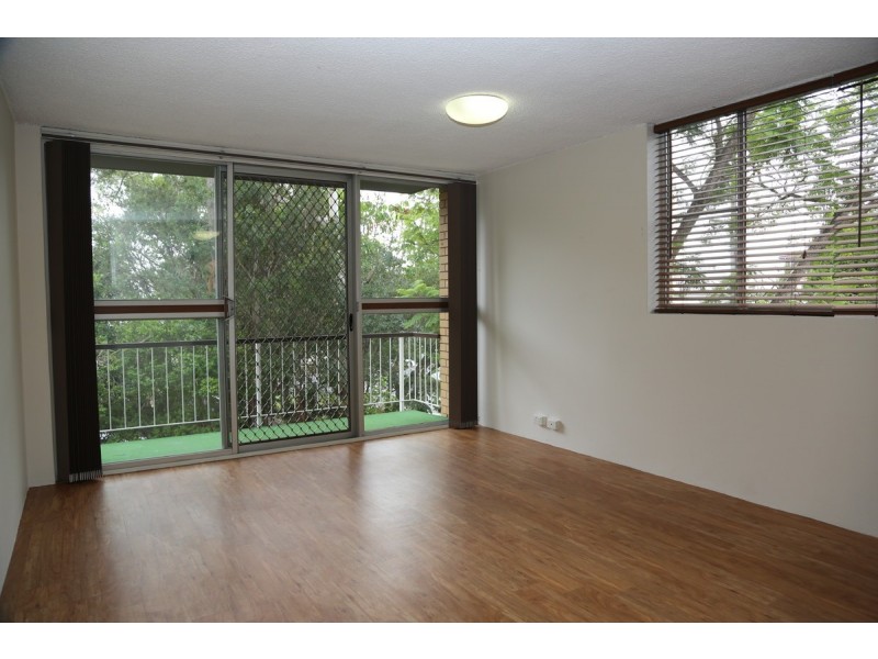 2/9 Broomfield Street, Taringa QLD 4068