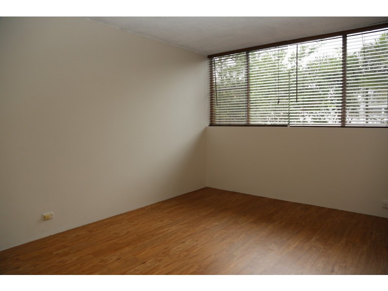 2/9 Broomfield Street, Taringa QLD 4068