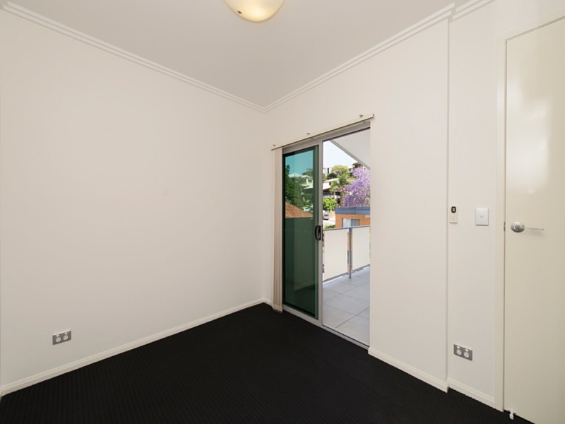 302/28 Dengate Lane, St Lucia QLD 4067