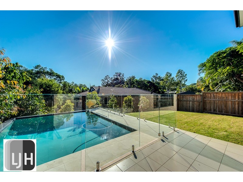 20 Nara Street, Kenmore QLD 4069