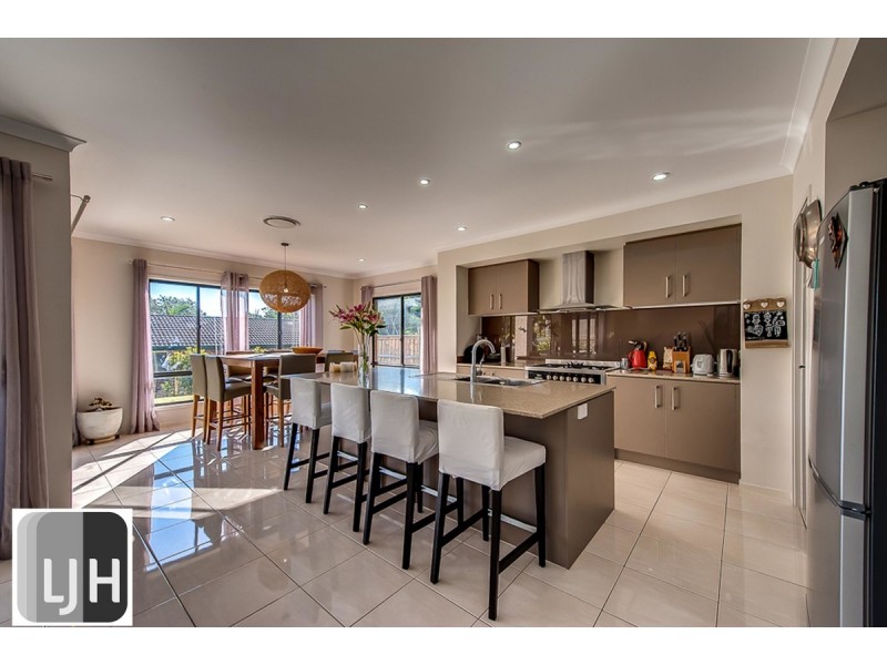 20 Nara Street, Kenmore QLD 4069