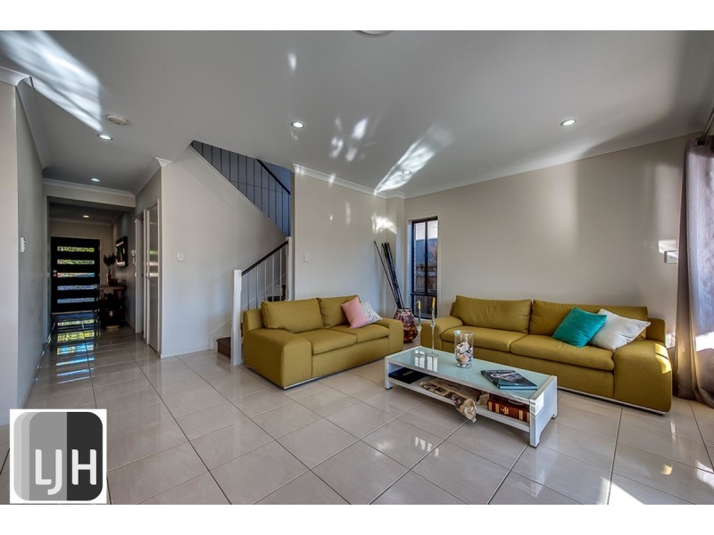 20 Nara Street, Kenmore QLD 4069