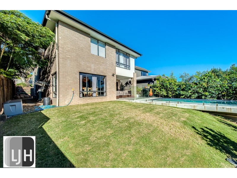 20 Nara Street, Kenmore QLD 4069