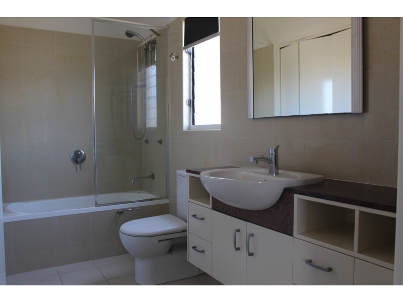 4/8 Underhill Avenue, Indooroopilly QLD 4068