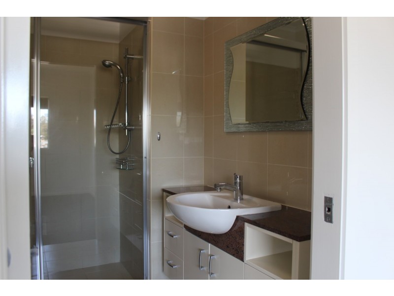 4/8 Underhill Avenue, Indooroopilly QLD 4068