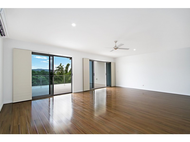 7/4 Carmody Road, St Lucia QLD 4067