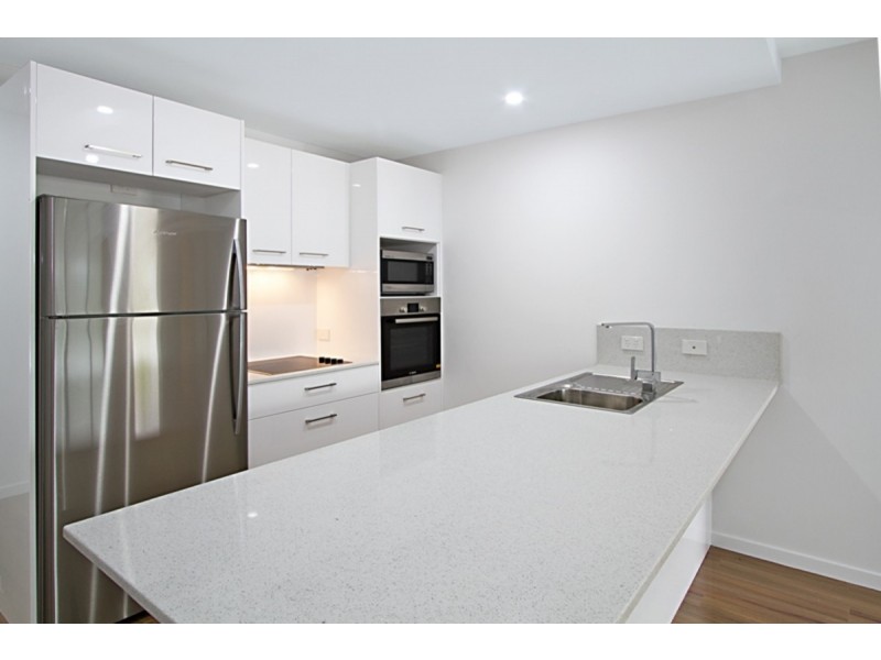 7/4 Carmody Road, St Lucia QLD 4067