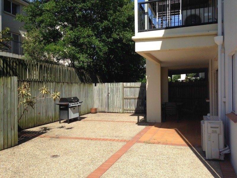 2/32 Lissner Street, Toowong QLD 4066