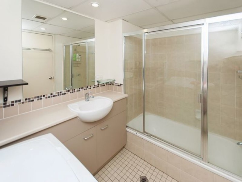 5/66 Kensington Terrace, Toowong QLD 4066