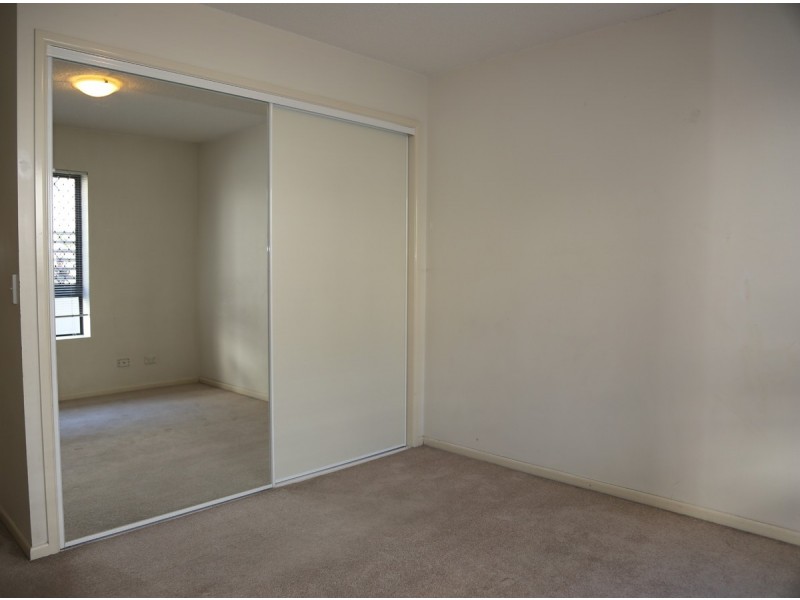 28/7 Landsborough Terrace, Toowong QLD 4066