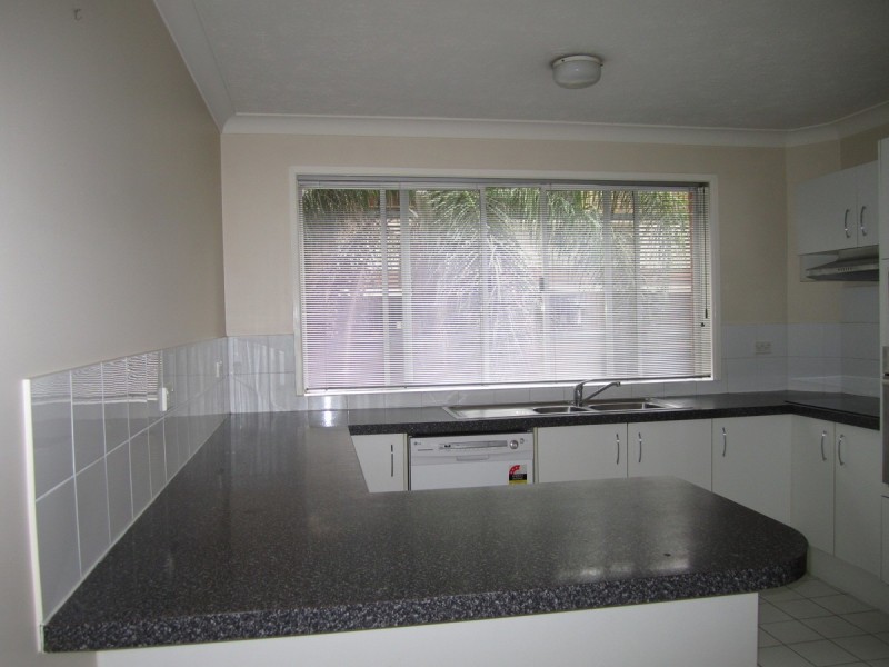 11/2 Brasted Street, Taringa QLD 4068