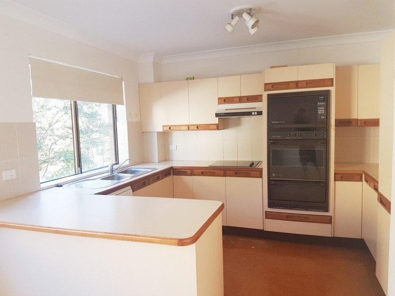 2/33 Grove Street, Toowong QLD 4066