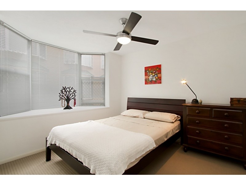 15/22 York Street, Indooroopilly QLD 4068