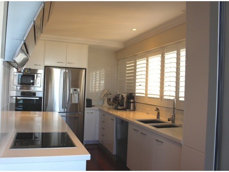 8/40 Glen Road, Toowong QLD 4066
