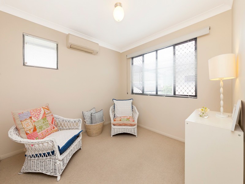 5/34 Warren Street, St Lucia QLD 4067