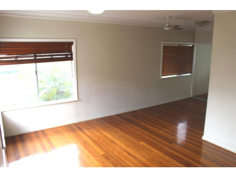 127 Waverley Road, Taringa QLD 4068