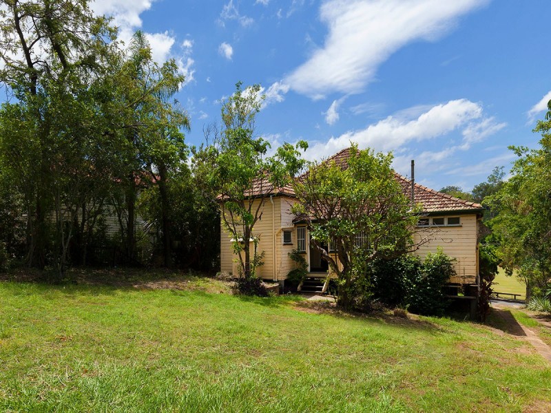 12 Union Street, Taringa QLD 4068