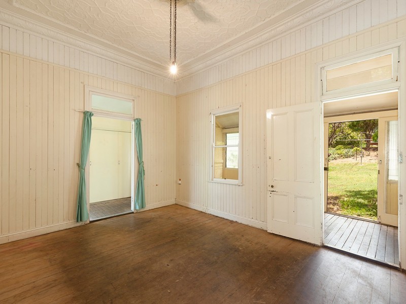 12 Union Street, Taringa QLD 4068