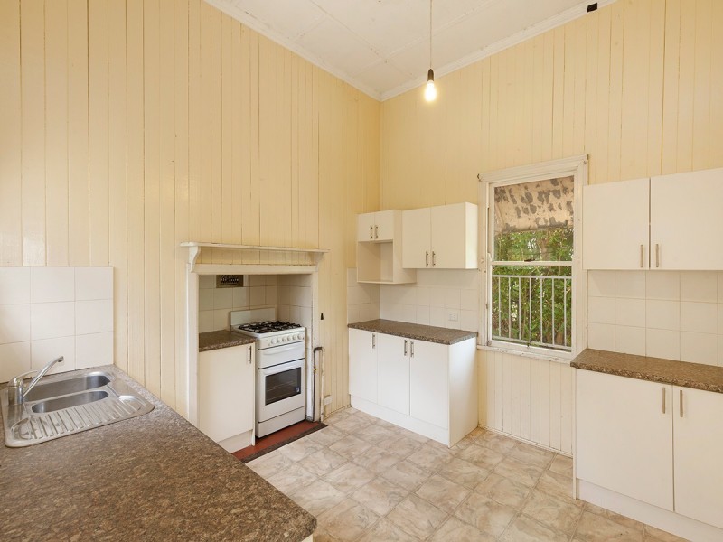 12 Union Street, Taringa QLD 4068