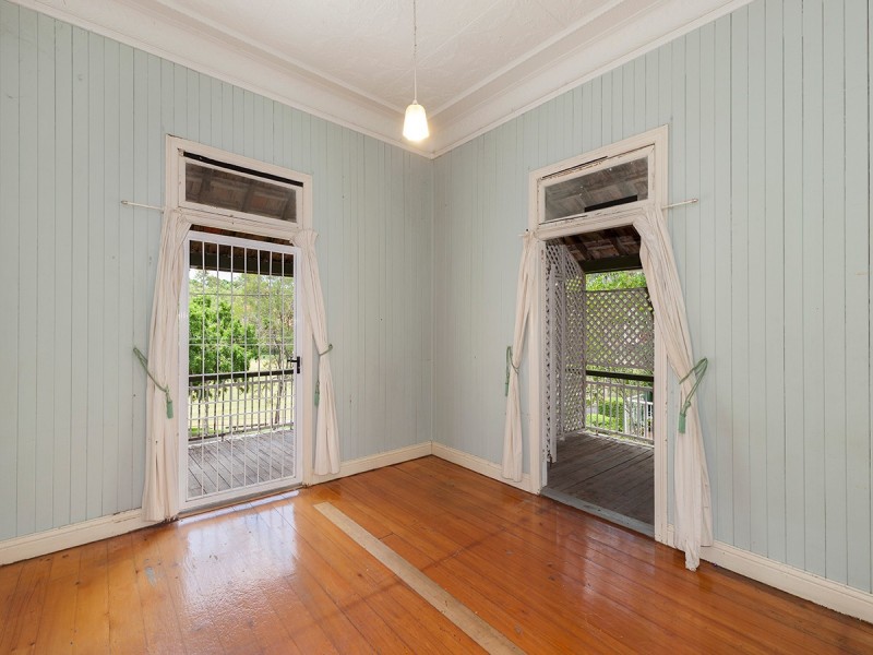 12 Union Street, Taringa QLD 4068