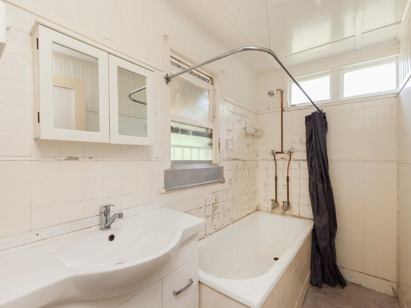 12 Union Street, Taringa QLD 4068