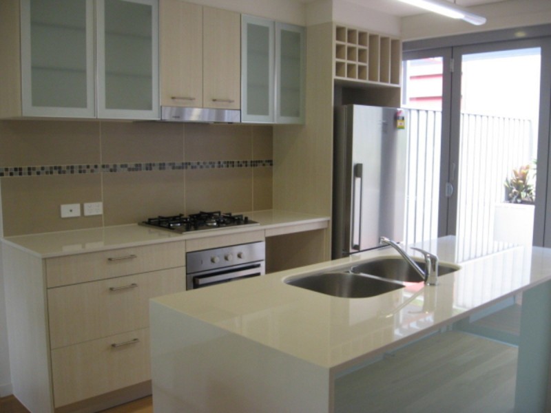 61 Douglas Street, St Lucia QLD 4067