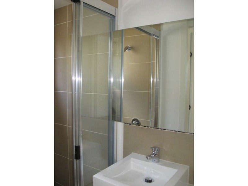 61 Douglas Street, St Lucia QLD 4067