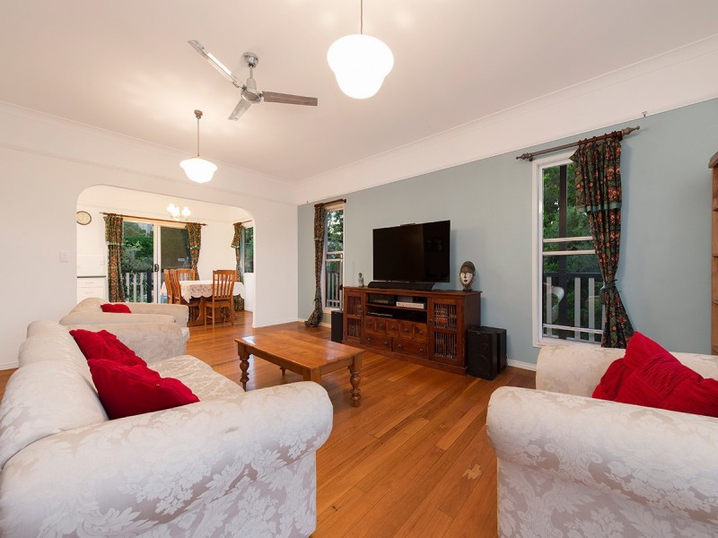 14 Westaway Crescent, Bellbowrie QLD 4070