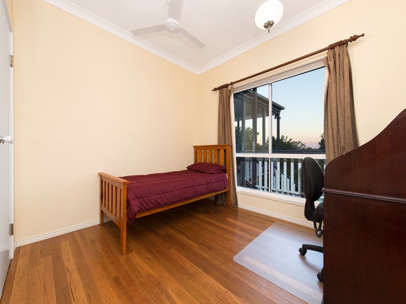 14 Westaway Crescent, Bellbowrie QLD 4070