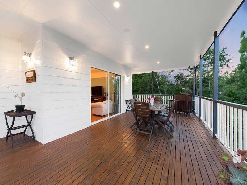 14 Westaway Crescent, Bellbowrie QLD 4070