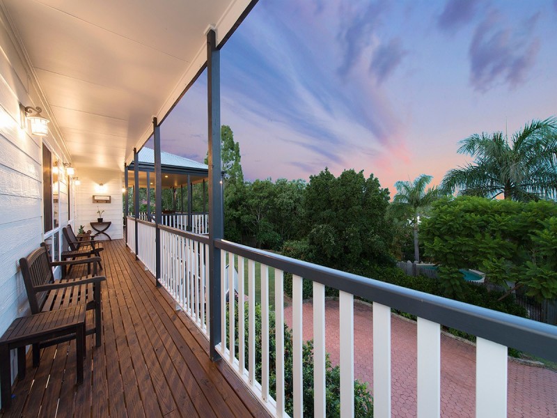 14 Westaway Crescent, Bellbowrie QLD 4070