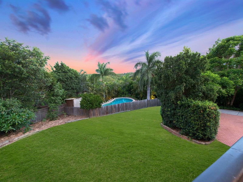 14 Westaway Crescent, Bellbowrie QLD 4070