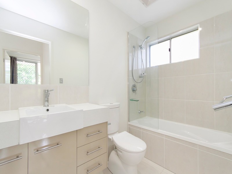 4/119 Macquarie Street, St Lucia QLD 4067