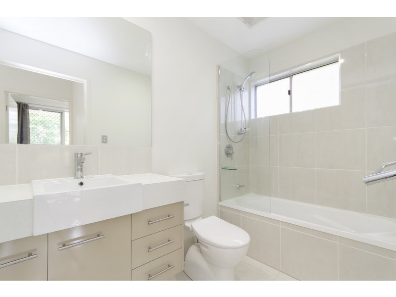 4/119 Macquarie Street, St Lucia QLD 4067