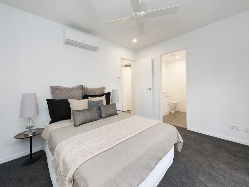 13/4 Carmody Road, St Lucia QLD 4067