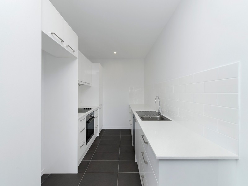 13/4 Carmody Road, St Lucia QLD 4067
