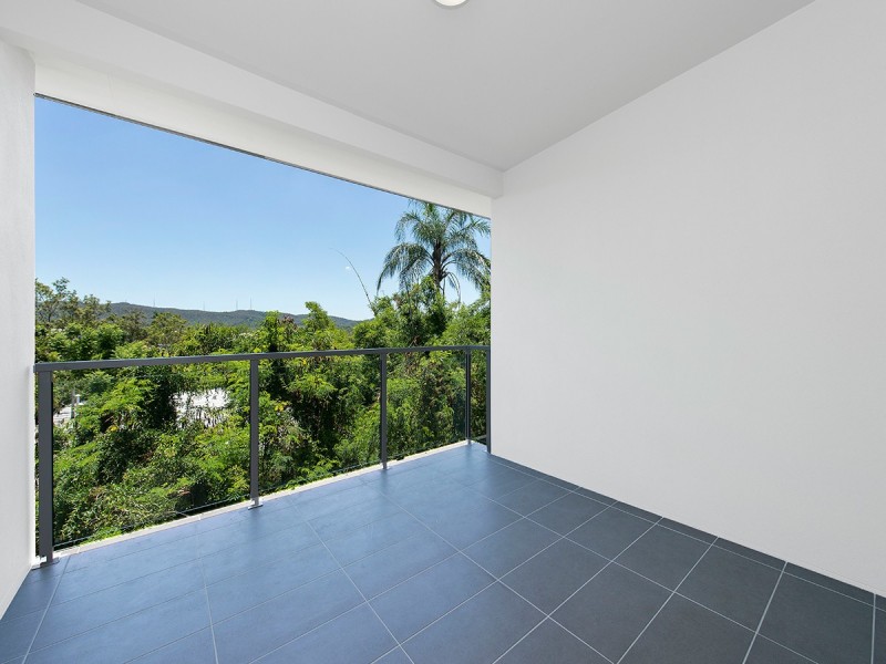 13/4 Carmody Road, St Lucia QLD 4067