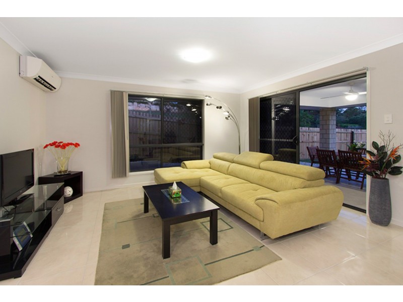 16 Stanaway Place, Bellbowrie QLD 4070