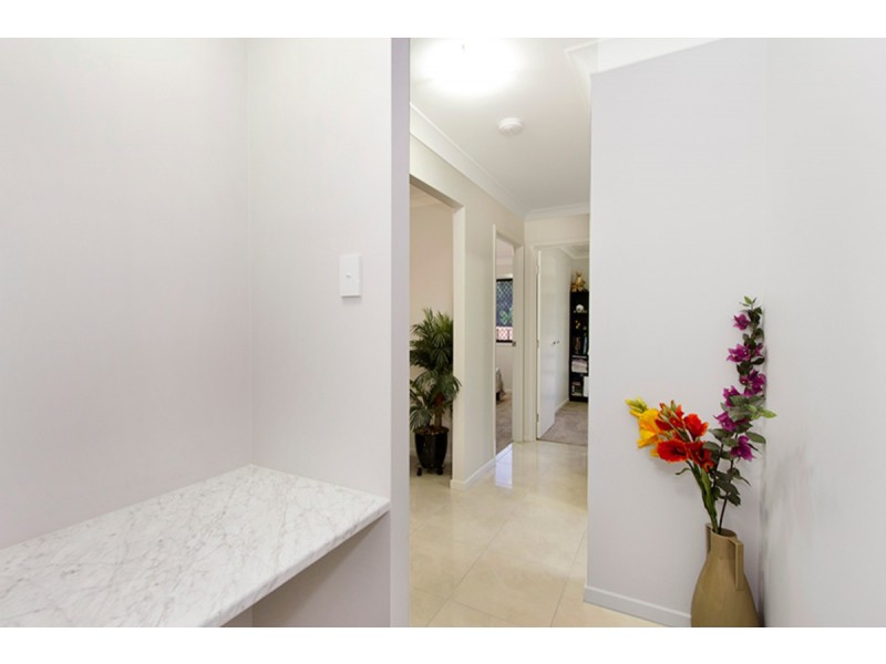 16 Stanaway Place, Bellbowrie QLD 4070