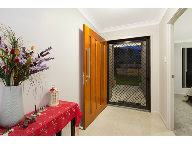 16 Stanaway Place, Bellbowrie QLD 4070