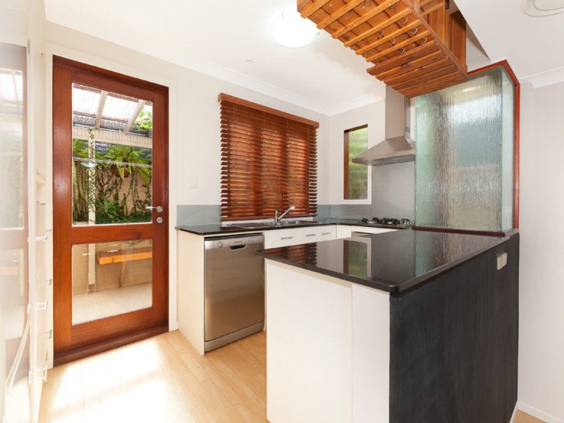 11 Wells Lane, Toowong QLD 4066