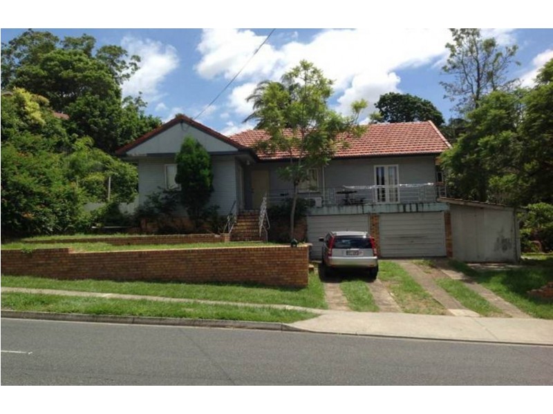 114 Sir Fred Schonell Drive, St Lucia QLD 4067