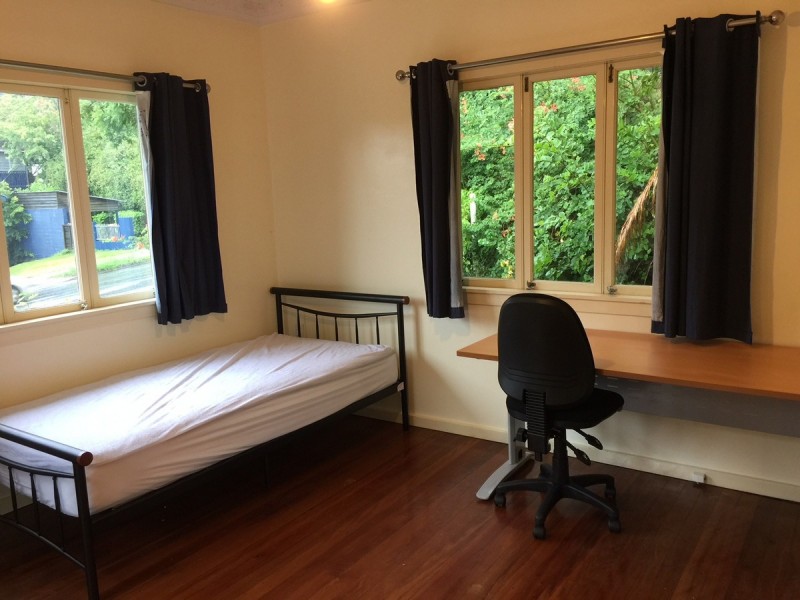 114 Sir Fred Schonell Drive, St Lucia QLD 4067