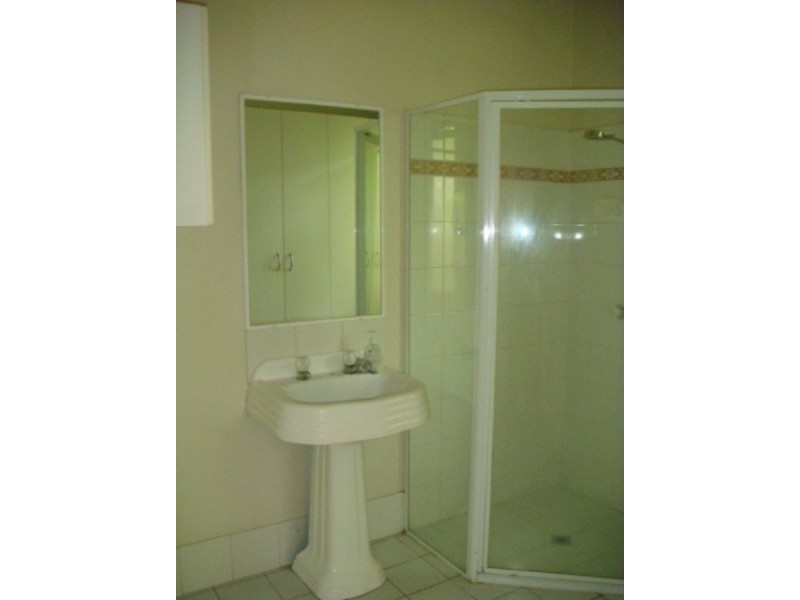 114 Sir Fred Schonell Drive, St Lucia QLD 4067