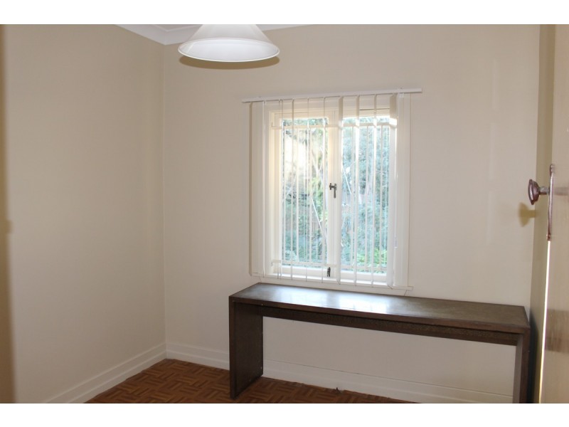 19 The Esplanade, St Lucia QLD 4067